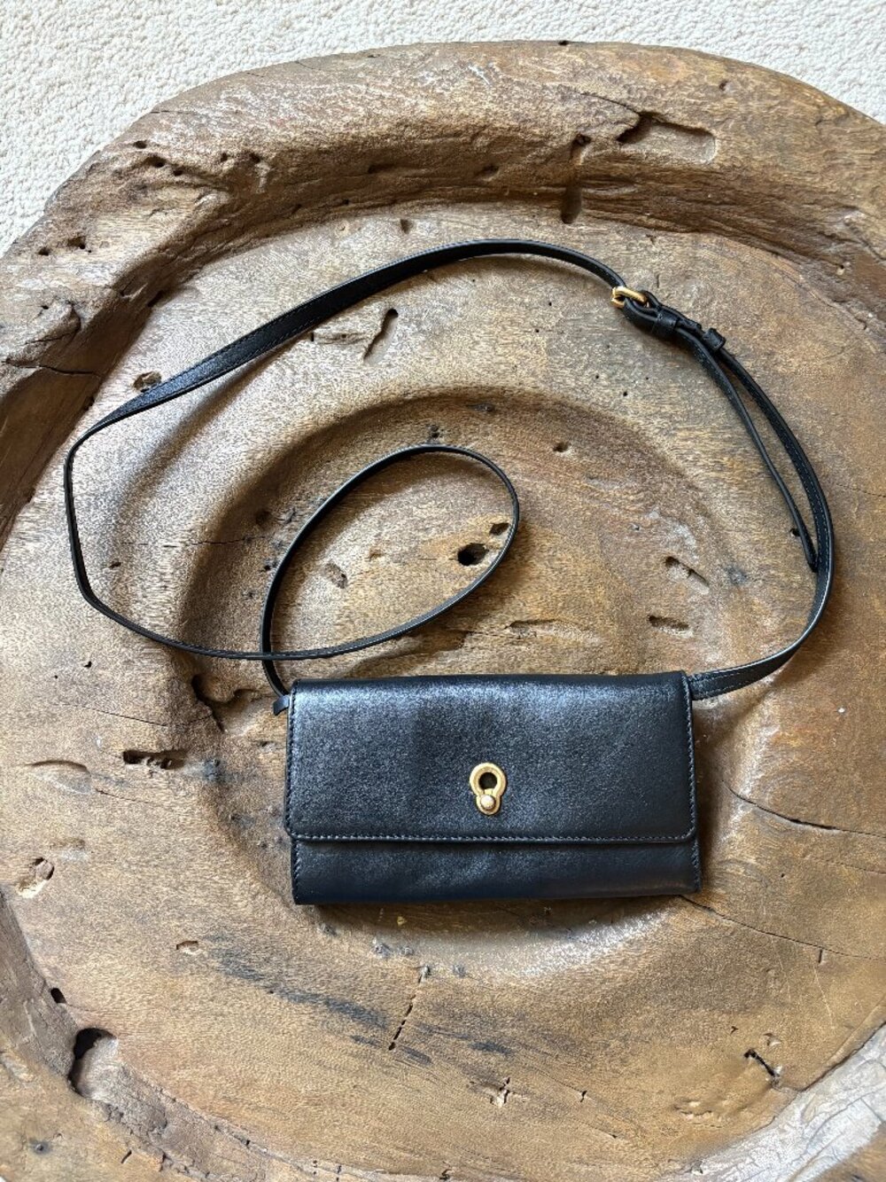 Cole Haan Zoe Smart Phone black leather convertible crossbody bag clutch wallet